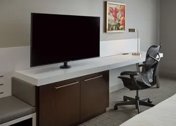 Hilton Garden Inn Toronto Airport West/Mississauga hotel thumbnail 7