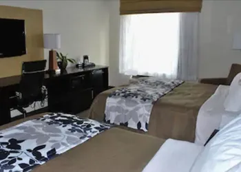 Express Inn & Suites hotel thumbnail 4