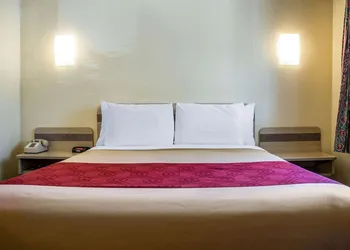 Econo Lodge Meadville hotel thumbnail 5