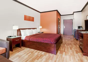 Days Inn & Suites by Wyndham Marquez hotel thumbnail 6