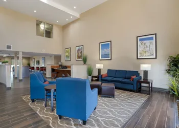Comfort Suites Foley hotel thumbnail 3