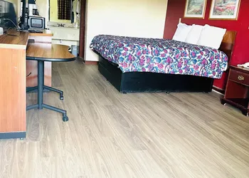 Western Inn Express hotel thumbnail 5