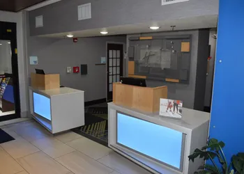 Holiday Inn Express & Suites McPherson by IHG hotel thumbnail 4