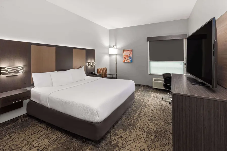 La Quinta Inn & Suites by Wyndham McAlester hotel detail image 6