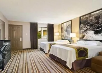 Super 8 by Wyndham Monteagle TN hotel thumbnail 5