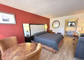 Virginian Motel hotel thumbnail 3