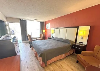 Virginian Motel hotel thumbnail 4