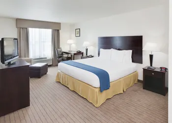 Holiday Inn Express & Suites Omaha I-80 by IHG hotel thumbnail 2
