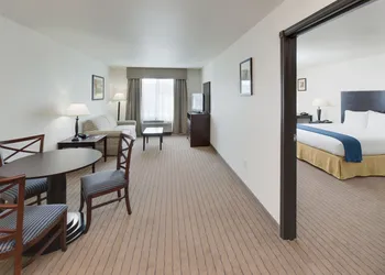 Holiday Inn Express & Suites Omaha I-80 by IHG hotel thumbnail 4