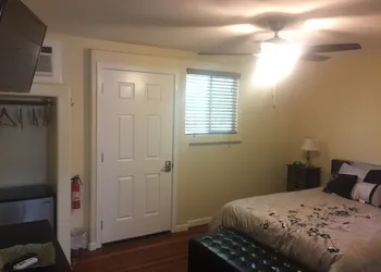 Aarons Cottage hotel thumbnail 3
