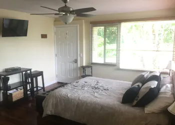 Aarons Cottage hotel thumbnail 6