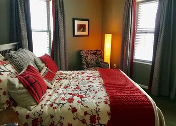 Ophelias Restaurant & Inn hotel thumbnail 6