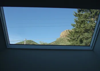 The Silk Pincushion - Easy access to downhill skiing hotel thumbnail 5