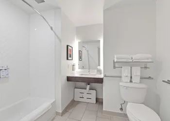 Holiday Inn Killeen – Fort Hood Area by IHG hotel thumbnail 3