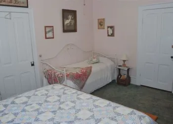 Carrier Houses B&B hotel thumbnail 6