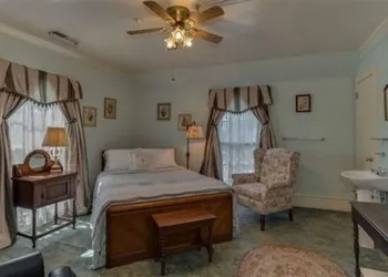 Carrier Houses B&B hotel thumbnail 7