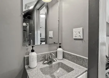 Captain Wohlt Inn Bed & Breakfast hotel thumbnail 7