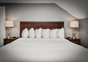 Captain Wohlt Inn Bed & Breakfast hotel thumbnail 8