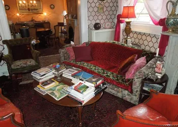 Victorian Bed & Breakfast hotel thumbnail 2