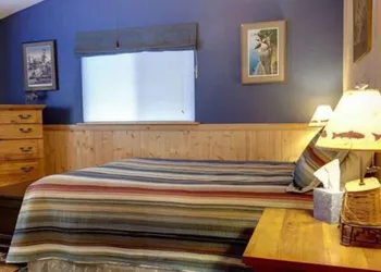 Sea Parrot Inn hotel thumbnail 3