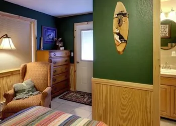 Sea Parrot Inn hotel thumbnail 6