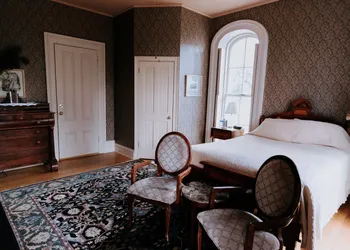 Mayhurst Inn hotel thumbnail 3