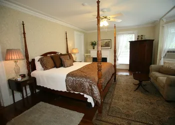 The Four Chimneys Inn hotel thumbnail 4
