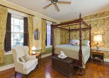 The Lily Inn hotel thumbnail 6