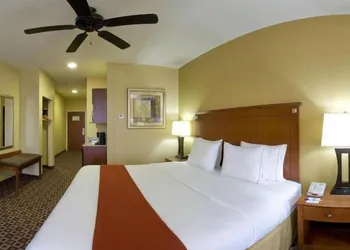 Holiday Inn Express McComb by IHG hotel thumbnail 3