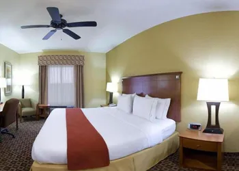 Holiday Inn Express McComb by IHG hotel thumbnail 4