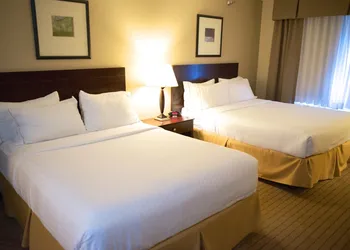 Holiday Inn Express Devils Lake by IHG hotel thumbnail 2