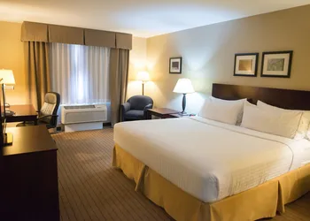 Holiday Inn Express Devils Lake by IHG hotel thumbnail 8