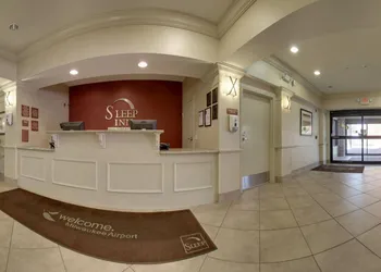 Sleep Inn & Suites Milwaukee Airport hotel thumbnail 2