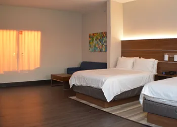 Holiday Inn Express Hotel & Suites Seguin by IHG hotel thumbnail 4