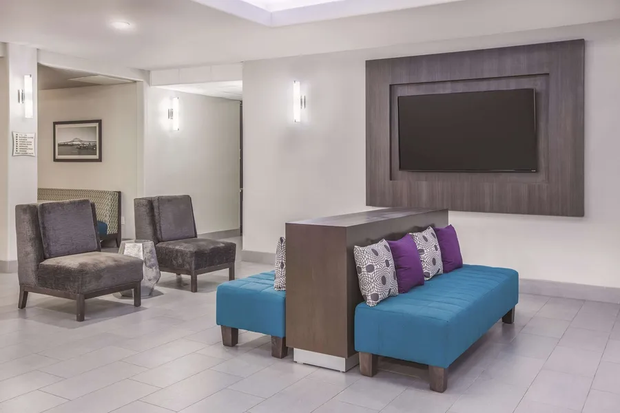 La Quinta Inn & Suites by Wyndham Bay City hotel detail image 2
