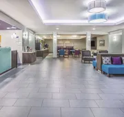 La Quinta Inn & Suites by Wyndham Bay City hotel detail image 4