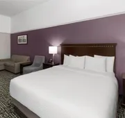 La Quinta Inn & Suites by Wyndham Brownwood hotel detail image 7