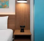 La Quinta Inn & Suites by Wyndham Angleton hotel detail image 7