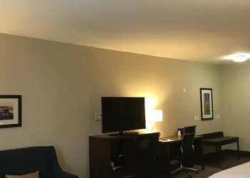 Comfort Suites Clarksville near Governors Square Mall hotel thumbnail 6