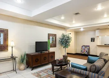 Comfort Inn & Suites Regional Medical Center hotel thumbnail 4