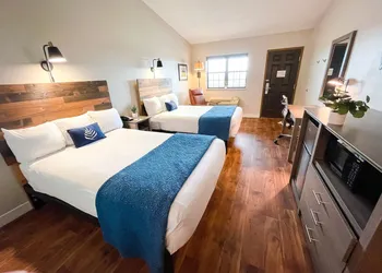 Pinemark Inn & Suites hotel thumbnail 6