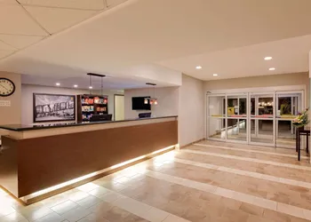 Super 8 by Wyndham Kapuskasing hotel thumbnail 2