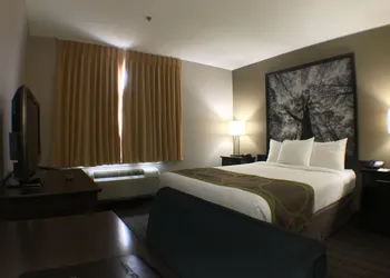 Super 8 by Wyndham Kapuskasing hotel thumbnail 4