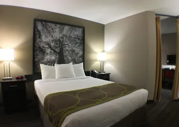 Super 8 by Wyndham Kapuskasing hotel thumbnail 6