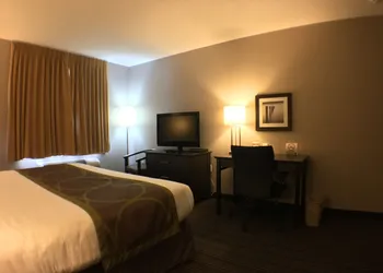Super 8 by Wyndham Kapuskasing hotel thumbnail 8