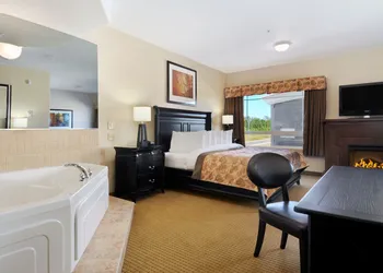Ramada by Wyndham Lac La Biche hotel thumbnail 7