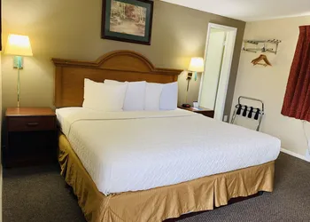 Roadside Motel hotel thumbnail 8