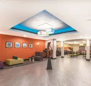 La Quinta Inn & Suites by Wyndham Houston Bush Intl Airpt E hotel detail image 4