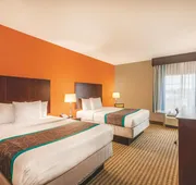 La Quinta Inn & Suites by Wyndham Houston Bush Intl Airpt E hotel detail image 7