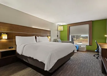 Holiday Inn Express Hotel & Suites Okmulgee by IHG hotel thumbnail 6